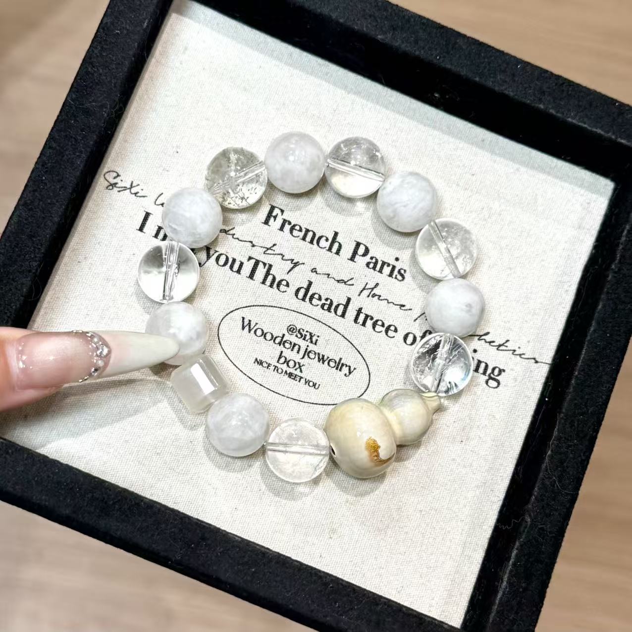 Clear quartz with lacquer Hulu