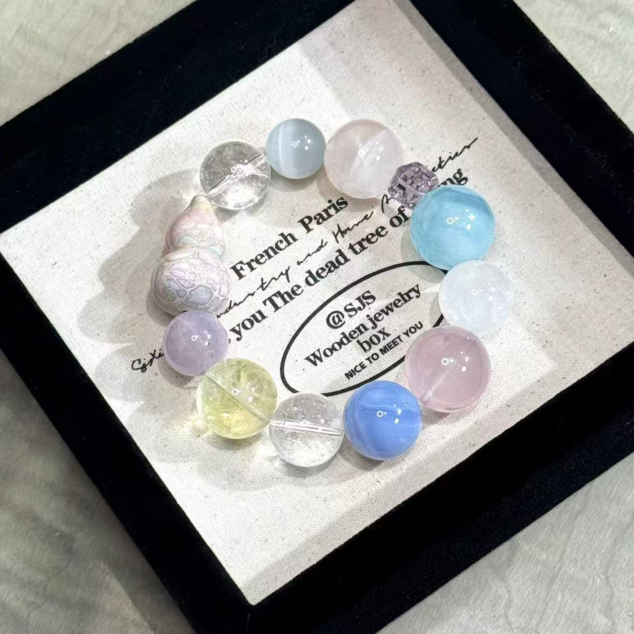 Blue lace agate with aquamarine with lacquer Hulu