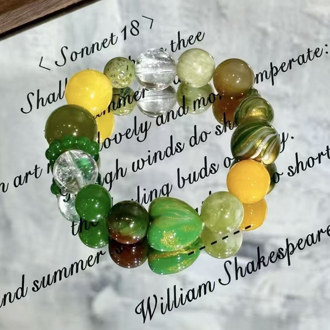 Hulu with love lacquer beacelet