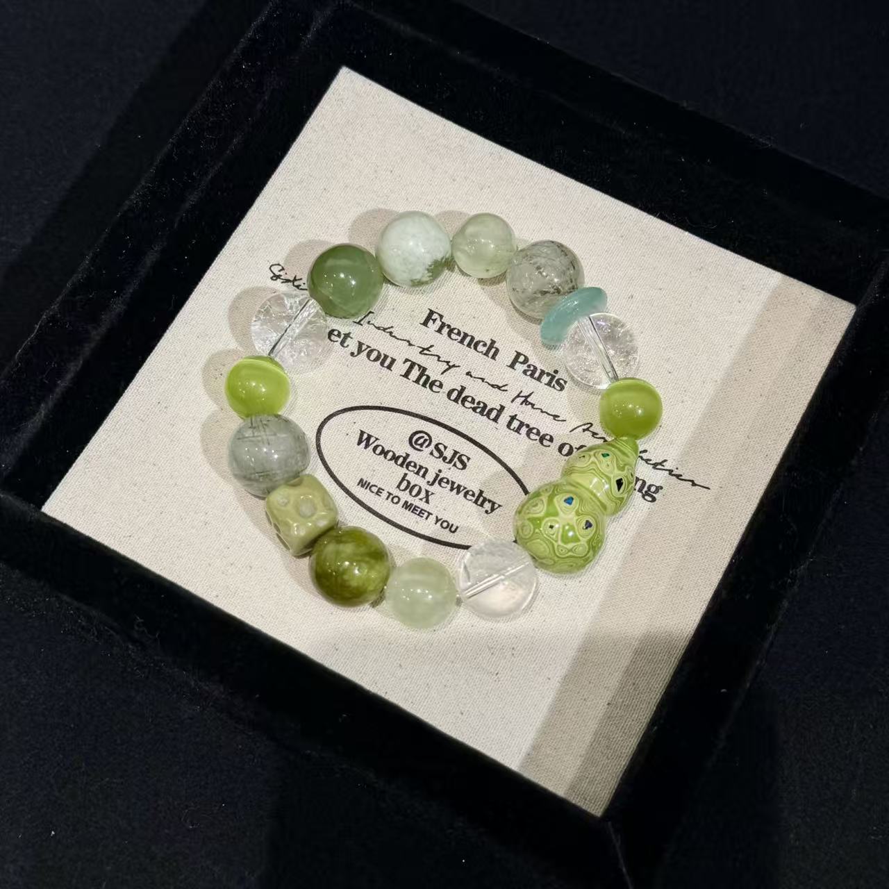 Green lacquer Hulu with XiuYan jade