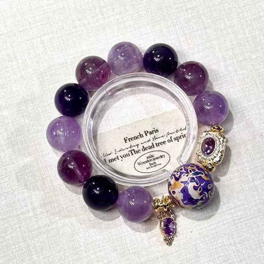 Amethyst with lacquer bead